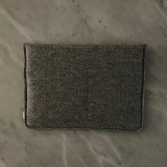 Inateck 13" Laptop Sleeve Case Felt - Picture 3 of 5